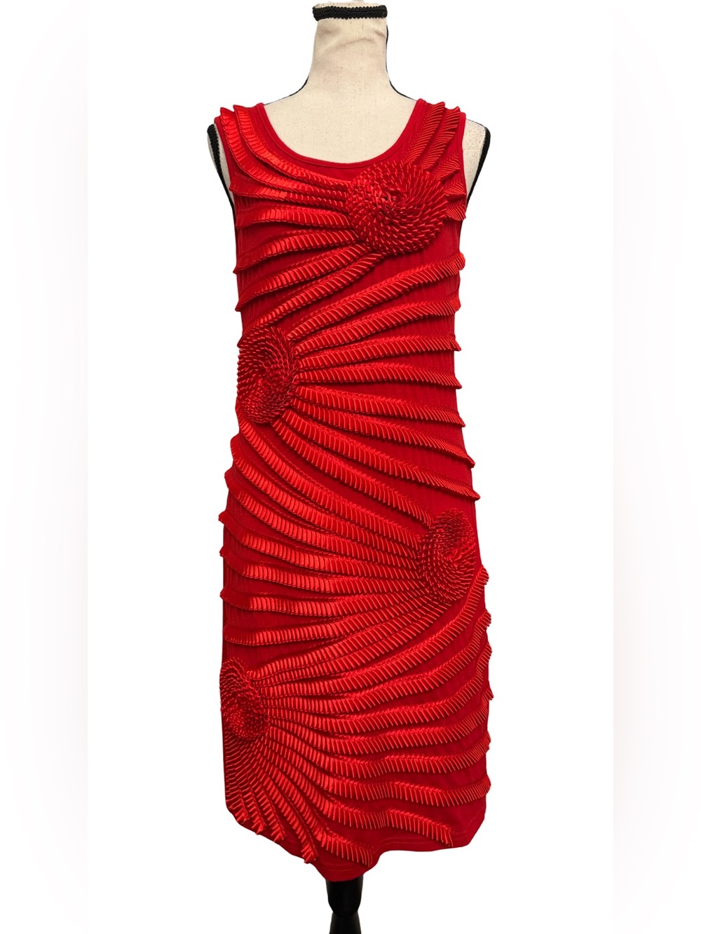 Lauren Michelle Red Textured Applique Sheath Dress Sculptural Medium